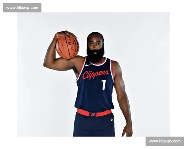 哈登广州观战点赞中国草根篮球:接地气赛事焕发无限活力 哈登广州观战点赞中国草根篮球:接地气赛事焕发无限活力