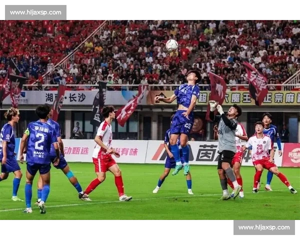 湘超开赛倒计时:贺龙绿茵整装待发 14 城燃情启幕 湘超开赛倒计时:贺龙绿茵整装待发 14 城燃情启幕