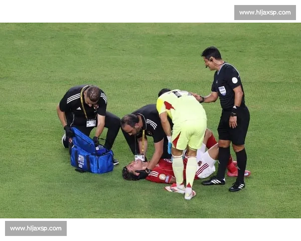 世俱杯揭幕战悲剧!阿舒尔 12 分钟锁骨骨折含泪退场